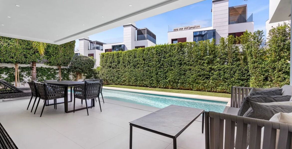 Villa moderna de 4 dormitorios en Río Verde con piscina