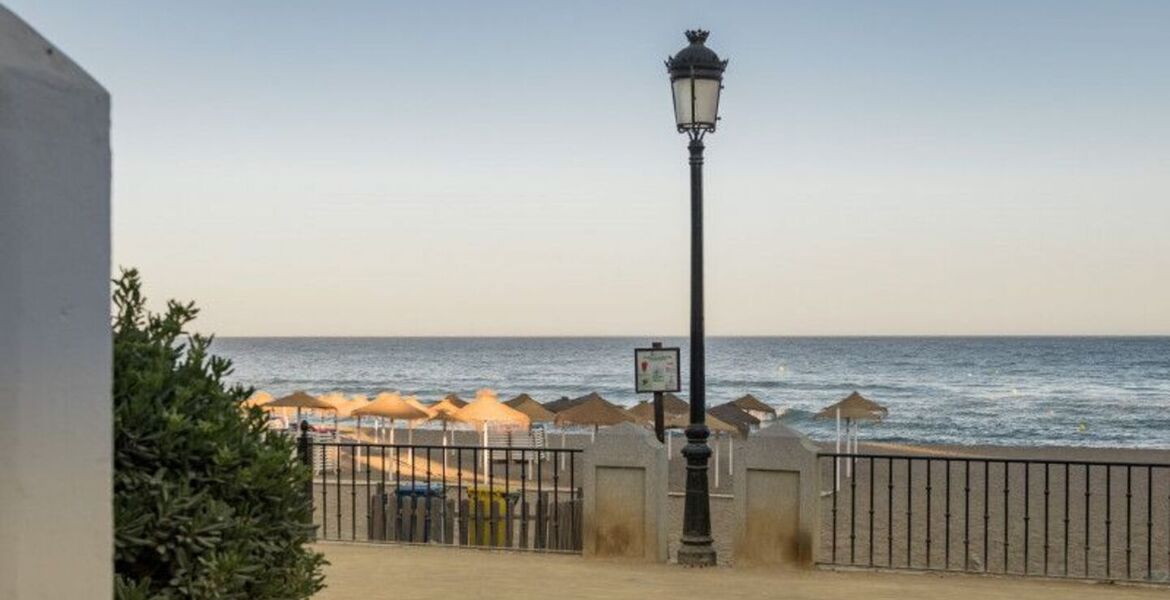Villa de lujo en la Milla de Oro de Marbella con piscina