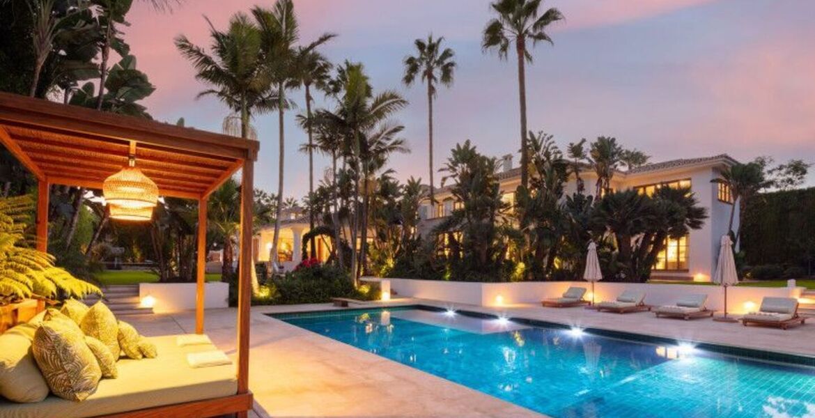 Villa de lujo en la Milla de Oro de Marbella con piscina