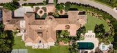Villa de lujo en la Milla de Oro de Marbella con piscina
