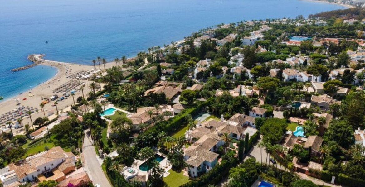 Villa de lujo en la Milla de Oro de Marbella con piscina