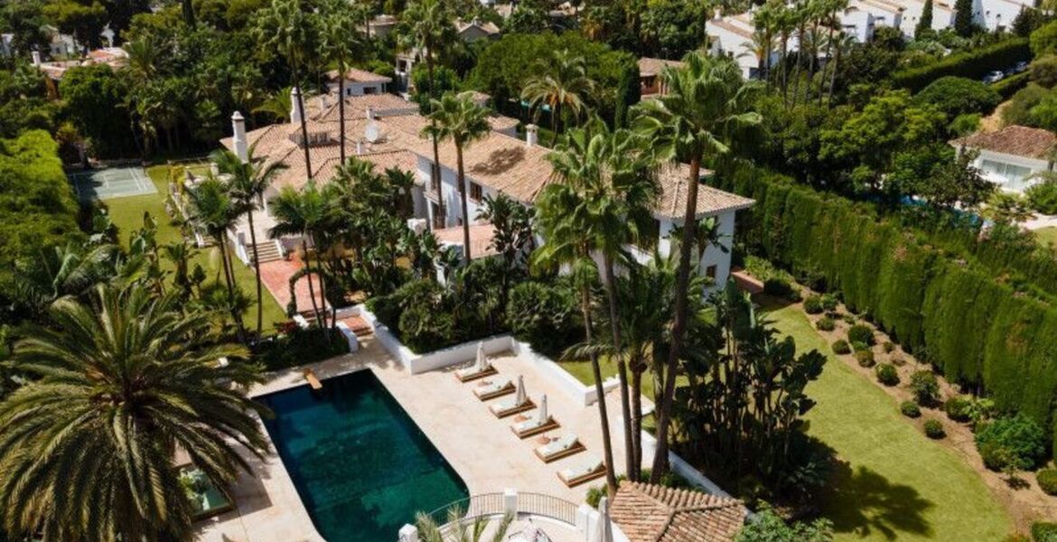 Villa de lujo en la Milla de Oro de Marbella con piscina