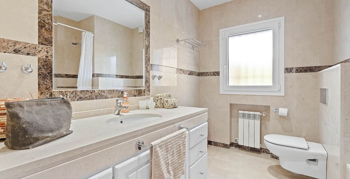 Villa de lujo en Marbella con piscina y cerca de la playa