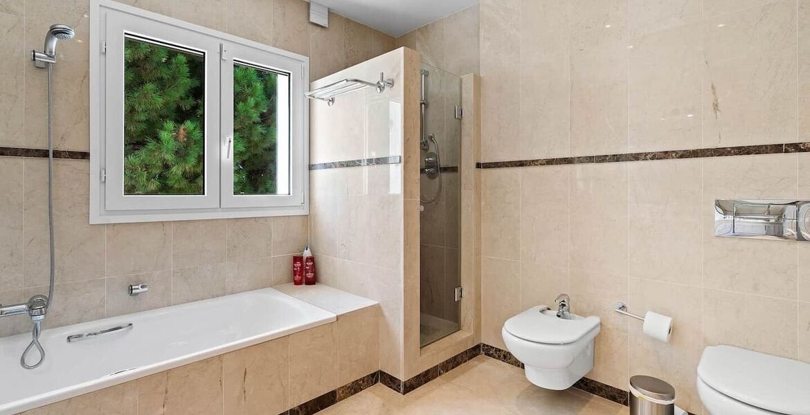 Villa de lujo en Marbella con piscina y cerca de la playa