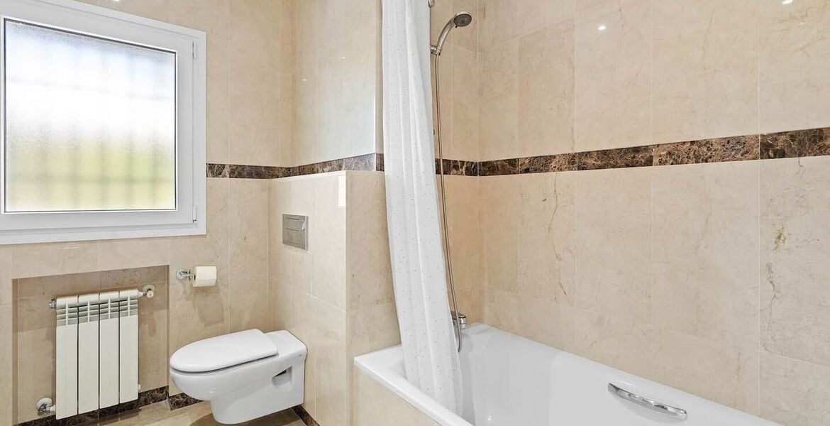 Villa de lujo en Marbella con piscina y cerca de la playa