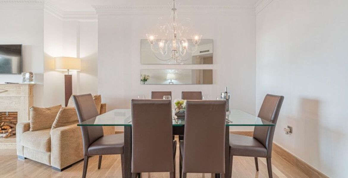 Apartamento de lujo en Condado de Sierra Blanca