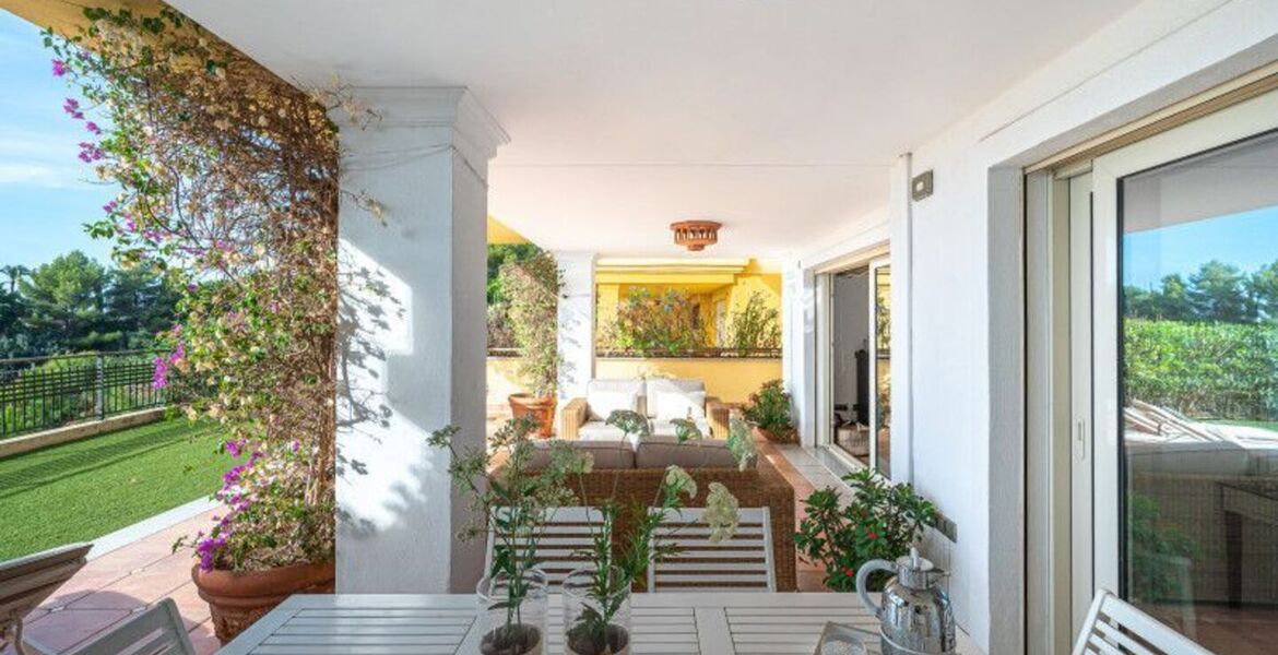 Apartamento de lujo en Condado de Sierra Blanca