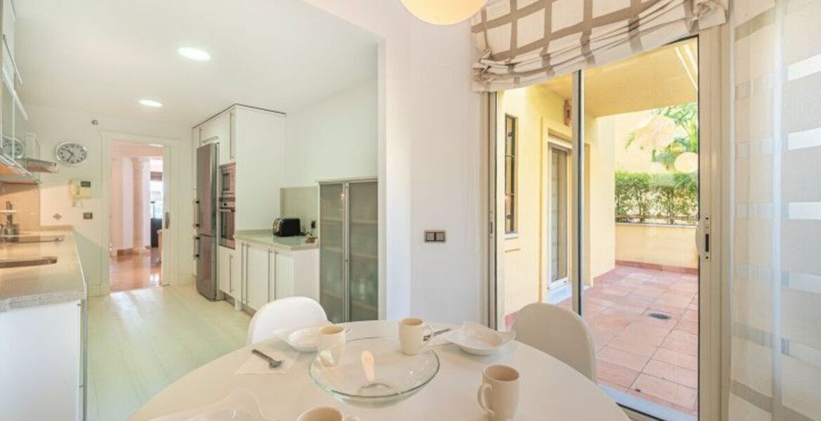 Apartamento de lujo en Condado de Sierra Blanca