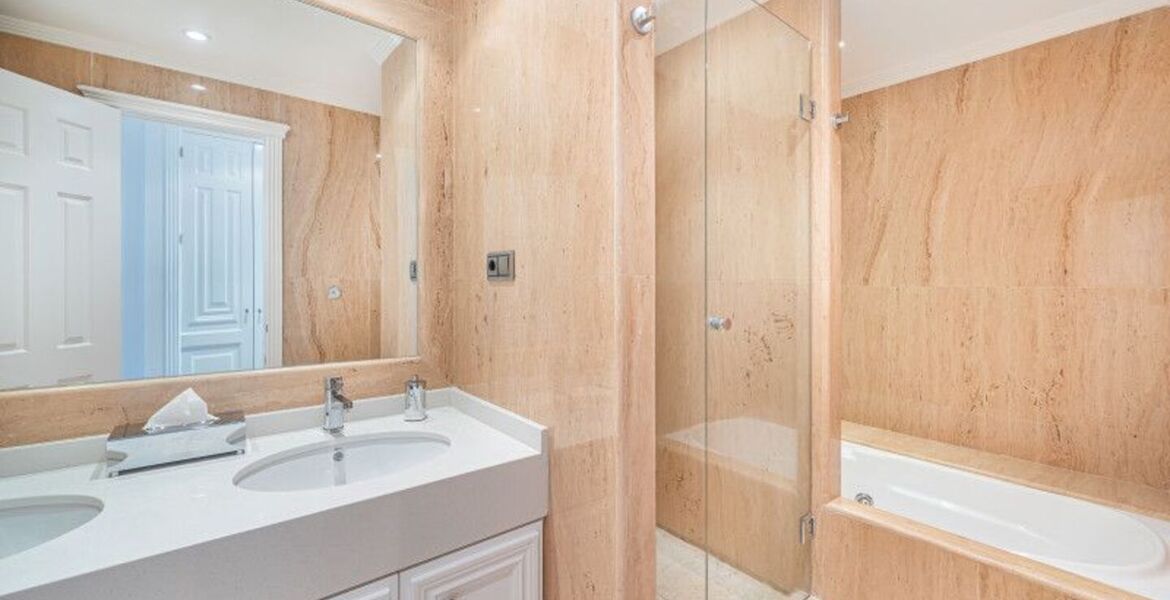 Apartamento de lujo en Condado de Sierra Blanca