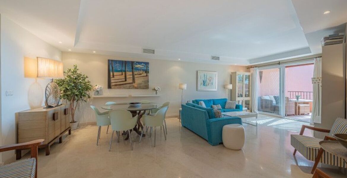 Amplio apartamento de 3 dormitorios en Oasis de Marbella