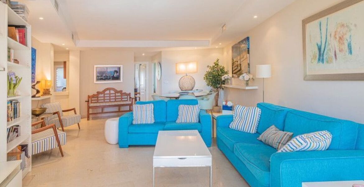 Amplio apartamento de 3 dormitorios en Oasis de Marbella