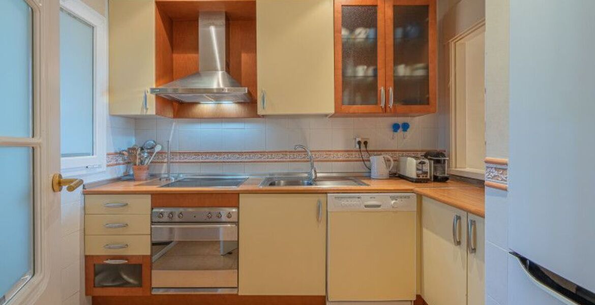 Amplio apartamento de 3 dormitorios en Oasis de Marbella