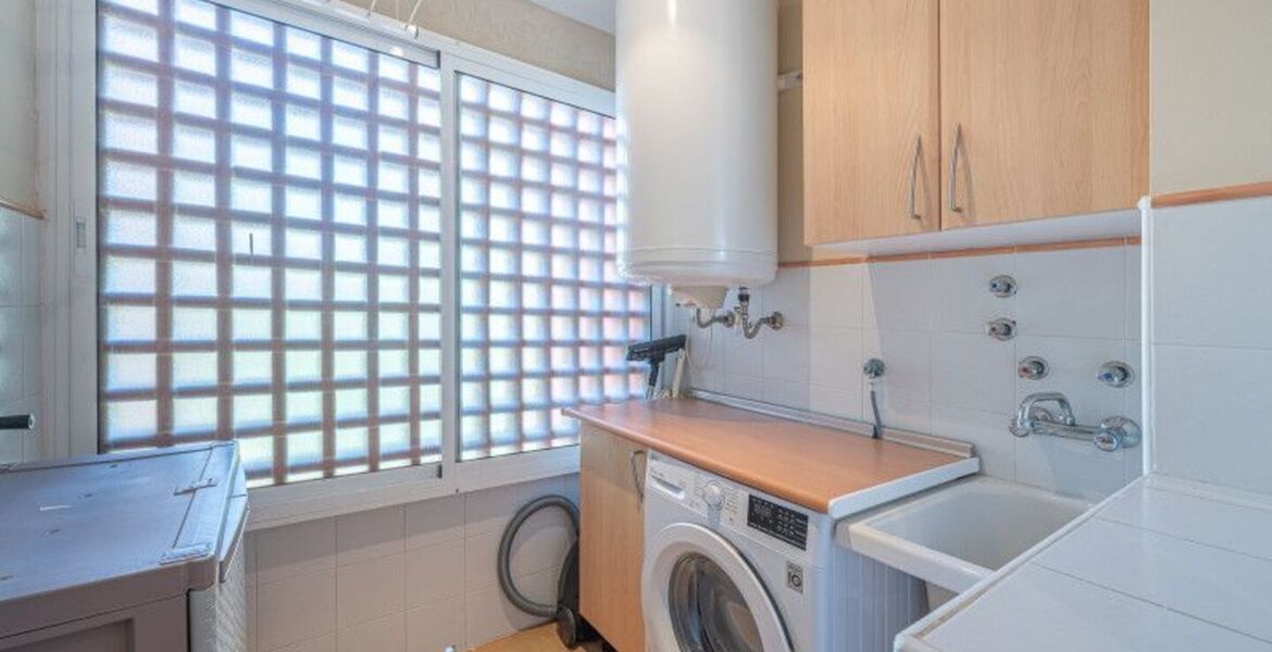 Amplio apartamento de 3 dormitorios en Oasis de Marbella