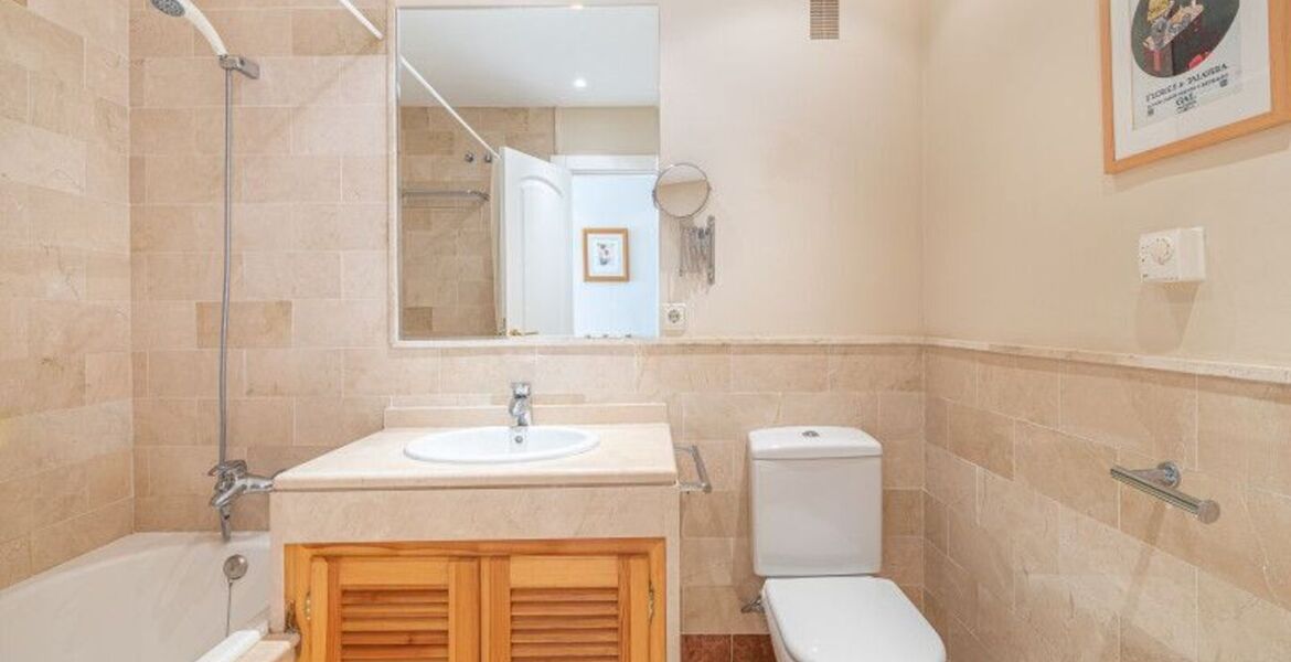 Amplio apartamento de 3 dormitorios en Oasis de Marbella