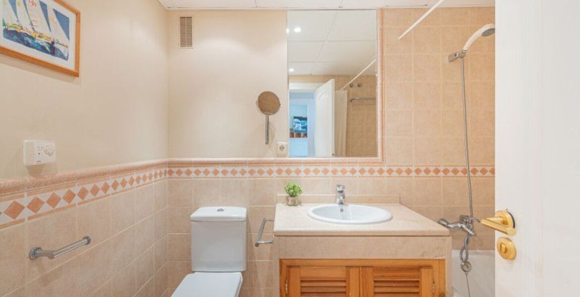 Amplio apartamento de 3 dormitorios en Oasis de Marbella