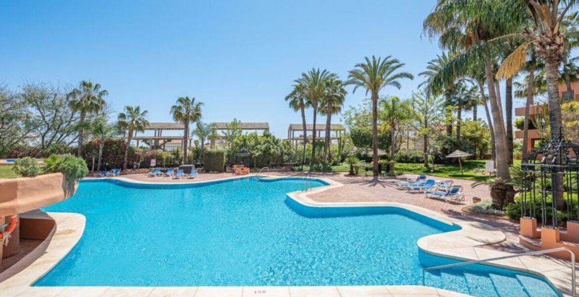 Amplio apartamento de 3 dormitorios en Oasis de Marbella