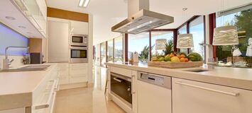 Lujosa villa de 7 dormitorios en Marbella