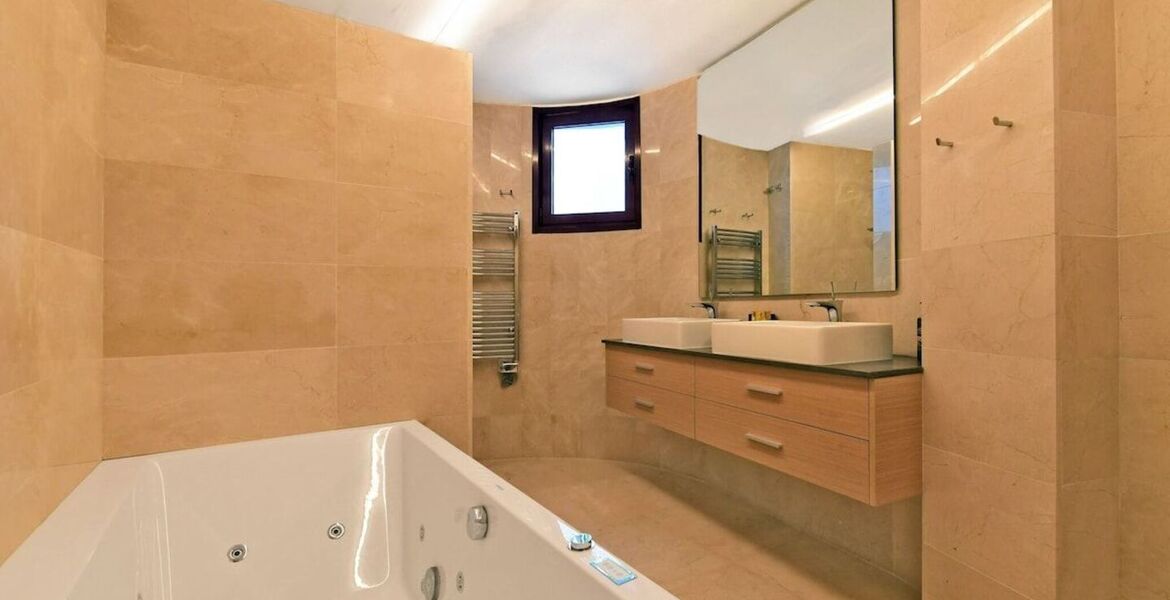 Lujosa villa de 7 dormitorios en Marbella