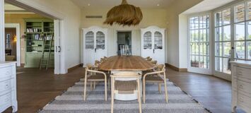 Impresionante villa de estilo rústico en Marbella Hill Club