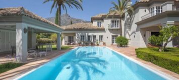 Impresionante villa de estilo rústico en Marbella Hill Club