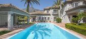 Impresionante villa de estilo rústico en Marbella Hill Club