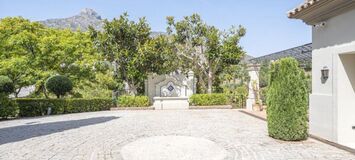 Impresionante villa de estilo rústico en Marbella Hill Club