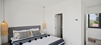 Villa contemporánea en Estepona con piscina infinita
