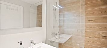 Villa contemporánea en Estepona con piscina infinita