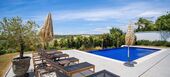 Villa contemporánea en Estepona con piscina infinita