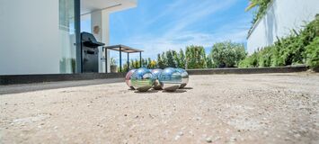 Villa contemporánea en Estepona con piscina infinita
