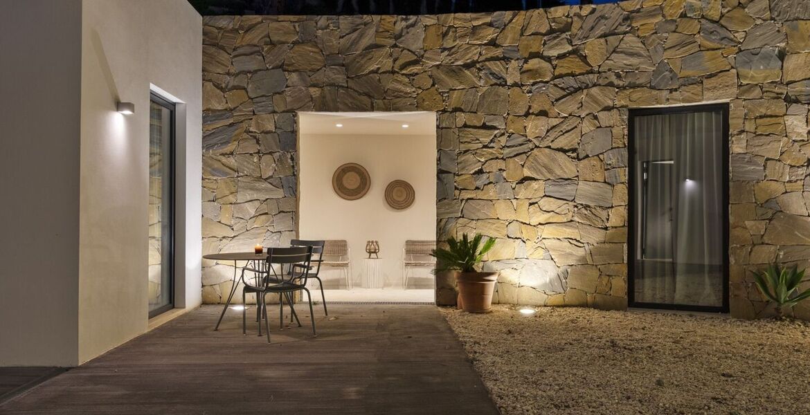 Elegante Villa Moderna en el Corazón de Elviria, Marbella