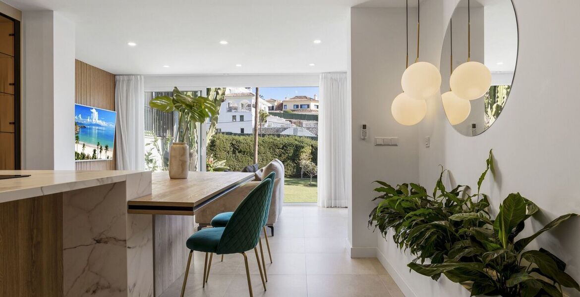 Elegante Apartamento de 2 Dormitorios en Nueva Andalucía