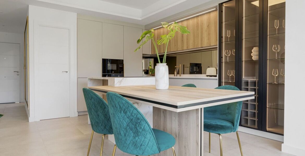 Elegante Apartamento de 2 Dormitorios en Nueva Andalucía