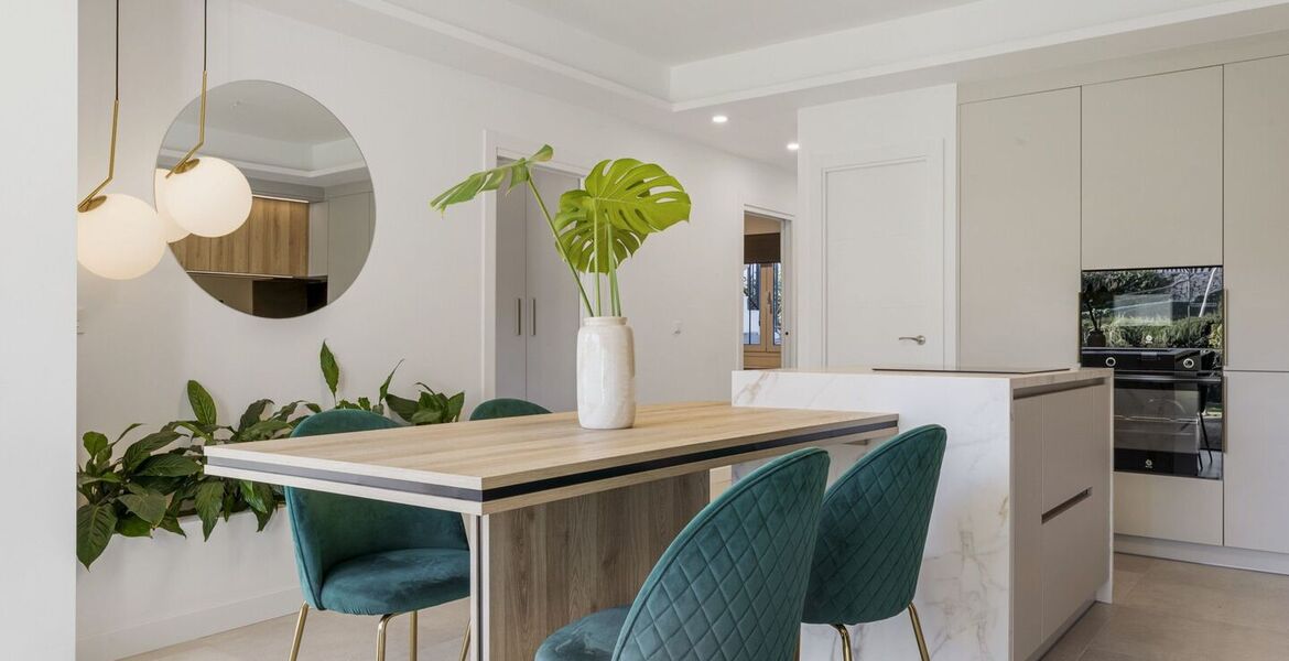 Elegante Apartamento de 2 Dormitorios en Nueva Andalucía