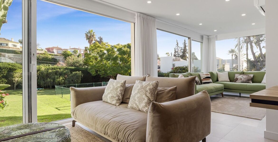 Elegante Apartamento de 2 Dormitorios en Nueva Andalucía