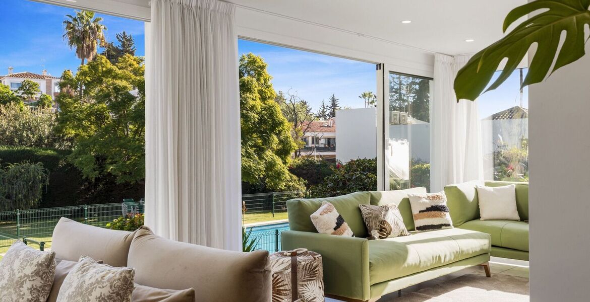 Elegante Apartamento de 2 Dormitorios en Nueva Andalucía