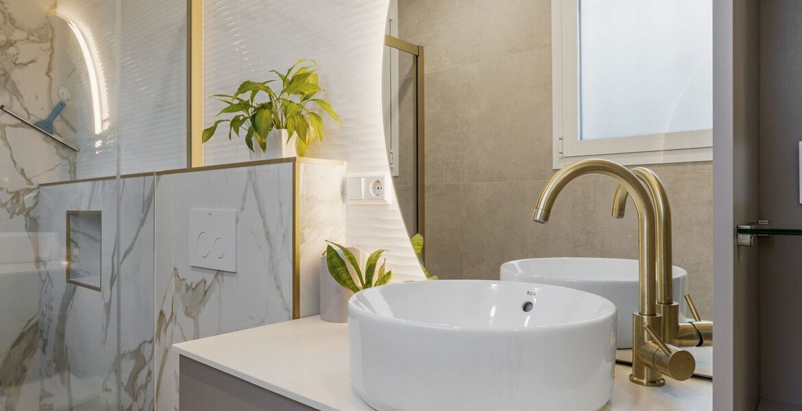 Elegante Apartamento de 2 Dormitorios en Nueva Andalucía