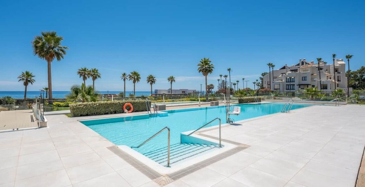Apartamento de lujo en alquiler en primera línea de playa Es