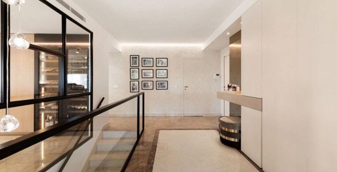 Elegante Ático Dúplex en la Milla de Oro de Marbella