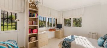 Elegante Ático Dúplex en la Milla de Oro de Marbella