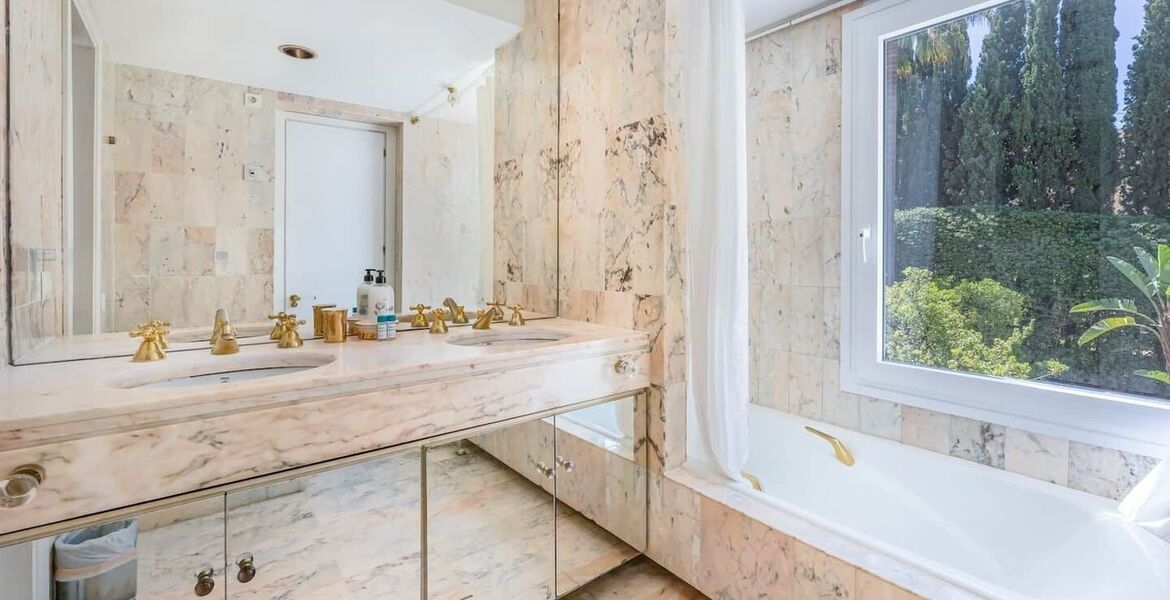 Excepcional Apartamento Dúplex en Prestigiosa Comunidad