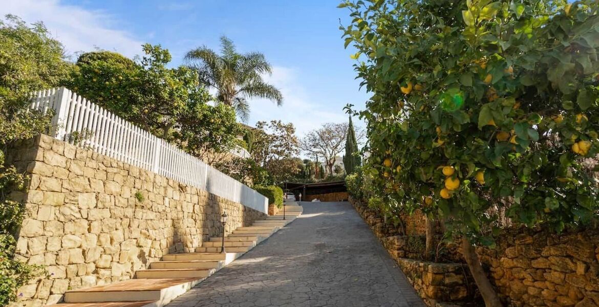Impresionante Villa en un Entorno Tranquilo de Marbella