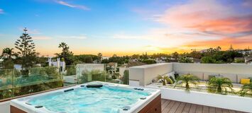 Elegante Villa a Pasos de la Playa en la Milla de Oro