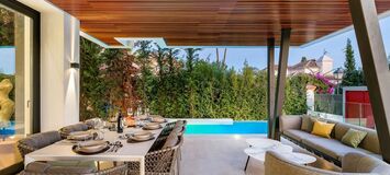 Elegante Villa a Pasos de la Playa en la Milla de Oro