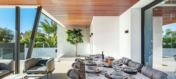 Elegante Villa a Pasos de la Playa en la Milla de Oro