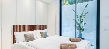 Elegante Villa a Pasos de la Playa en la Milla de Oro