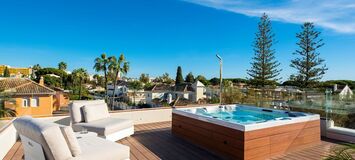 Elegante Villa a Pasos de la Playa en la Milla de Oro