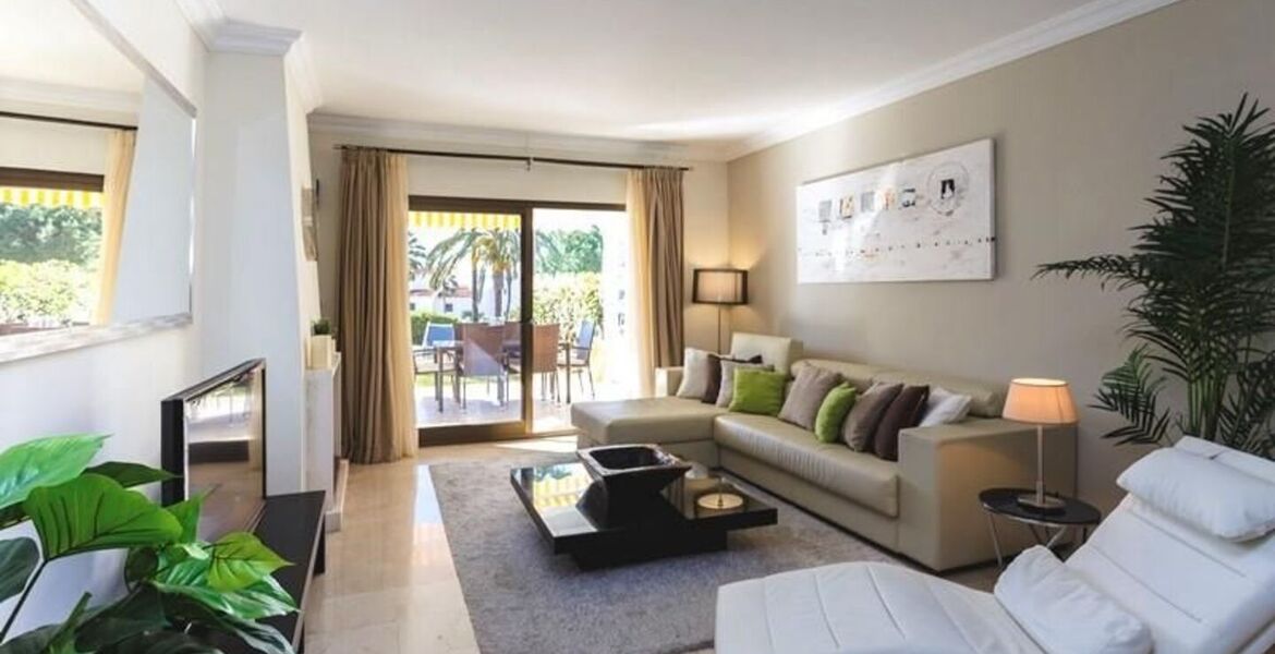 Apartamento en alquiler en Playa Esmeralda, Marbella