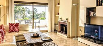 Apartamento en alquiler en Playa Esmeralda, Marbella