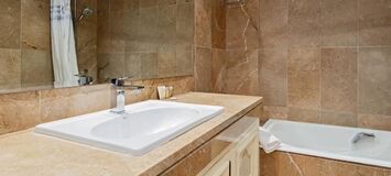Apartamento en alquiler en Playa Esmeralda, Marbella